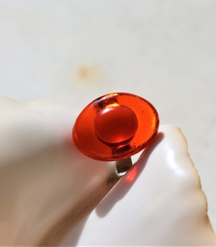 bague en verre ovale de couleur orange