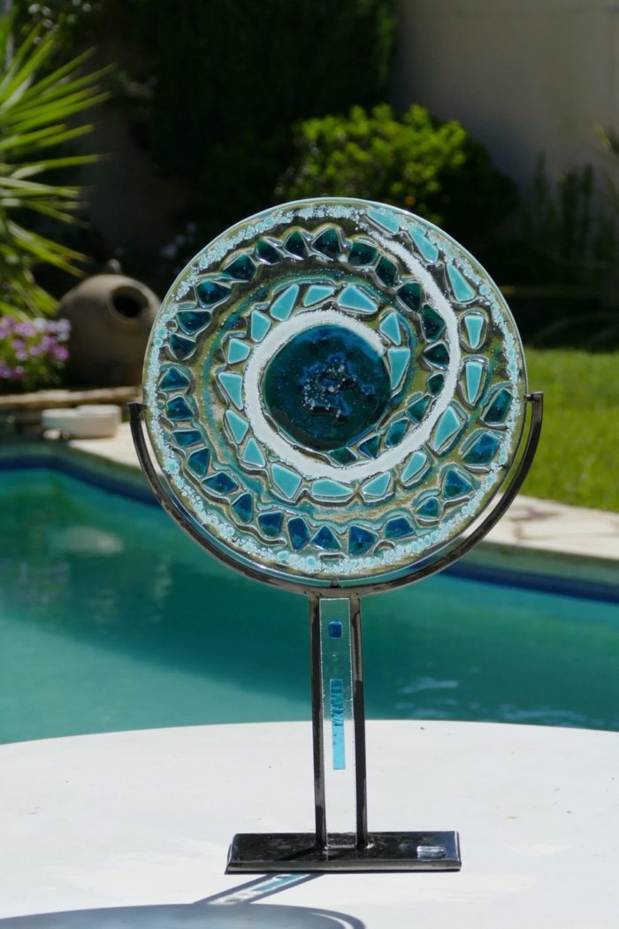 Cercle en verre de 30 cm dans les dégradés de bleus dans