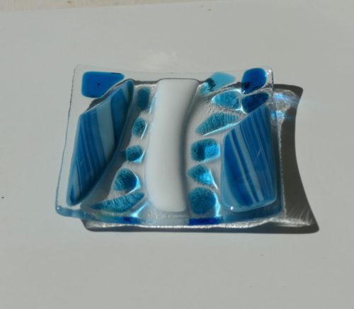Porte savon en verre dans différents tons de bleu
